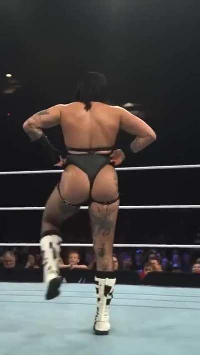 Rhea vs Nia Jax