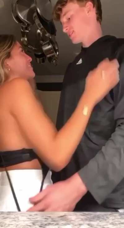 anyone know this girl? she used to do tiktok