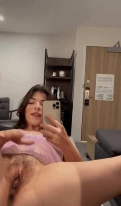 WANTED: men who eat hairy pussy