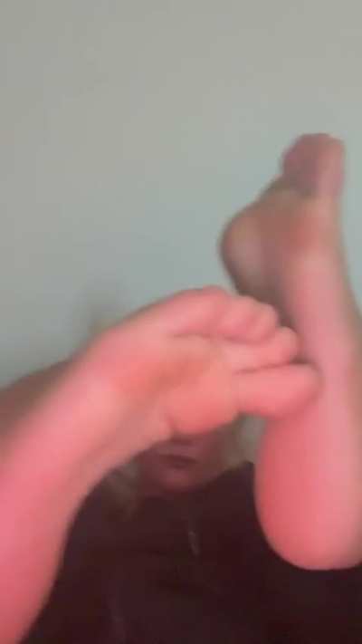 cheer feet