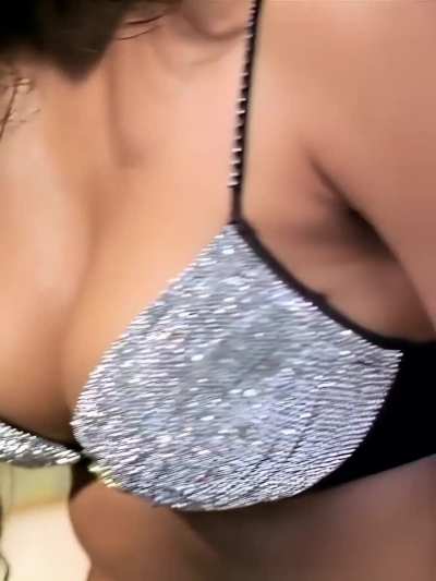 Katrina Kaif Boobs ( &bull; ) ( &bull; ) 🍼🤤