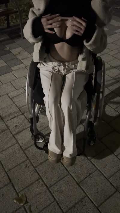 19F paraplegic that likes some outside fun!