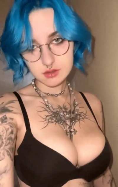 So gooned out. Anyone wanna goon together over giant tits and fat ass?