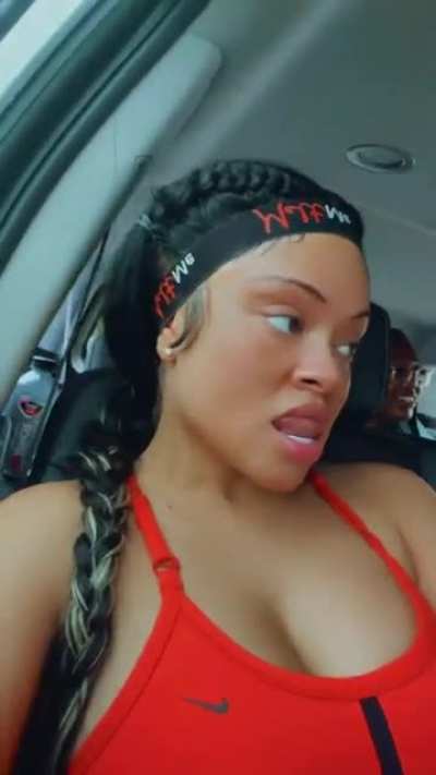👅