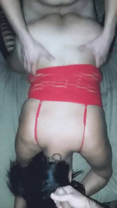 The weekend is here, happy "Fuck her Friday!"🍾 Have you entered my "Fuck-a-Fan" contest?🗳️ The winner will get to spend Saturday night with me, doing WHATEVER he wants!🙀 To enter, simply slide into my DMs and take your shot.🔫 (if chosen - you must travel 