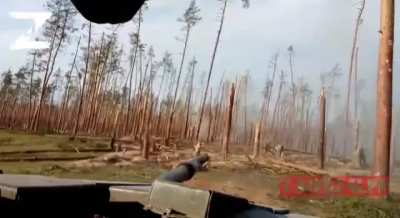 RU POV - Russian tank engaging ukrainians in Kremmenaya front