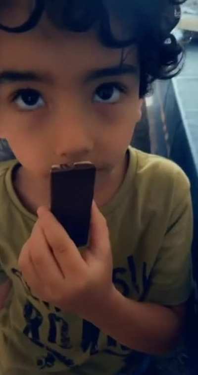 my son unboxed KitKat zebra for the 1st time and he was disappointed