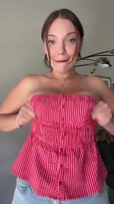 you guys seem to like when I post my tits so here you go &amp;lt;3