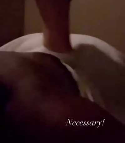 Massage therapist uses her whole leg to shake Damn&rsquo;s wagon