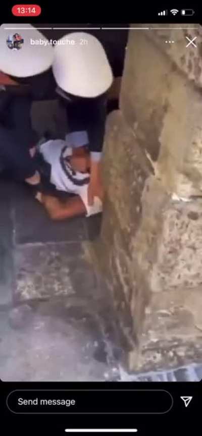 Cringe Italian American wannabes he says &ldquo;would you let him breath? Wanna kill another one? You&rsquo;re killing him&rdquo; while officers are just trying to handcuff him without blocking his breathing