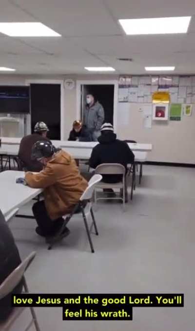 Antimasker / MAGAt threatens coworkers and walks away from $50 / hr to own the libs