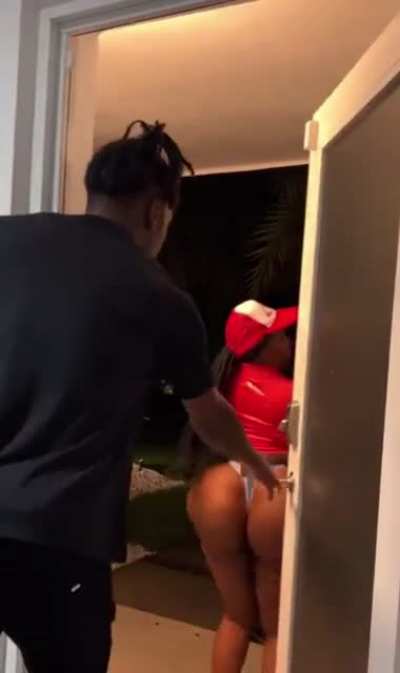 Pizza ass clap
