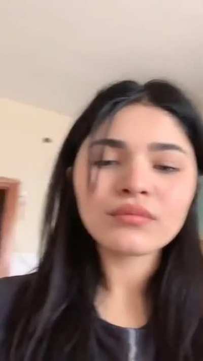 G&ouml;zlerim ağlamaktan şişti