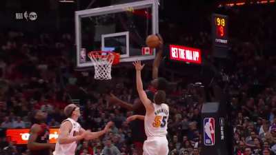 [Highlight] Chris Boucher sticks the Alley-Oop Wedgie