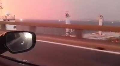 Neglected ship gets loose and hits Rio-Niter&oacute;i bridge in Brazil, stoping traffic for hours