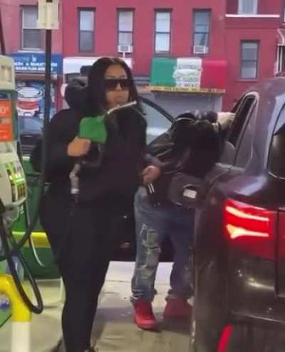 She&rsquo;s doing a hand job to a fuel pipe?