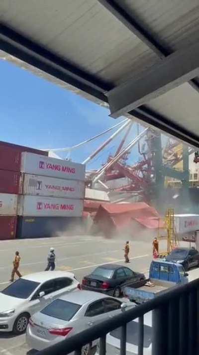 Crane failure - Taiwan - July 3, 2021
