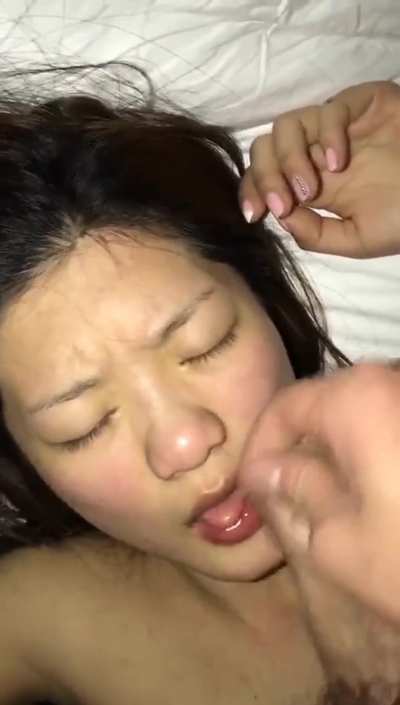Move your hands and takes what&rsquo;s cumming !