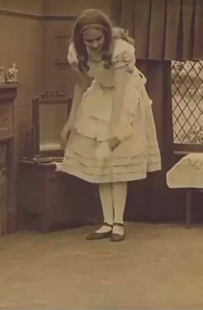 Some clips from the 1915 film version of Alice in Wonderland
