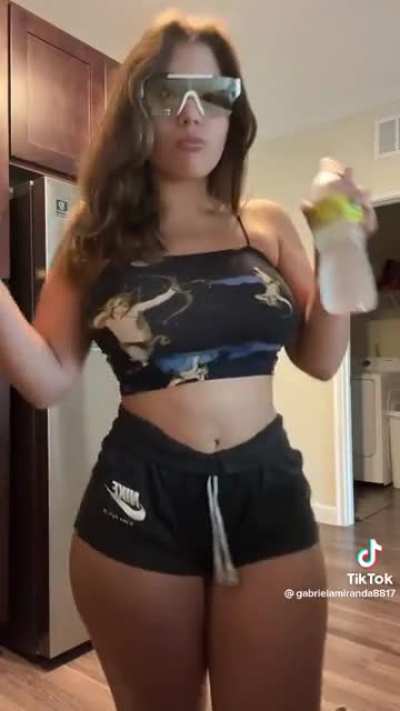 Big enough?🍑🤤