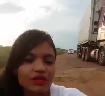 Cara, que critica social pode ter dst mas ela continua com razao