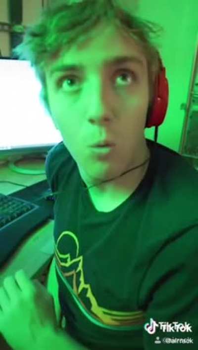 Lembram que muito tempo atras apareceu aqui no reddit um video de um cara voando de jetpack em um aeroporto e tinha ate reportagem falando sobre essa &eacute; a historia verdadeira