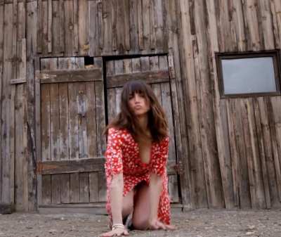 Ana de Armas on her knees and those tits swaying about