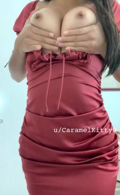 It&rsquo;s very easy to reveal myself in this dress [OC]