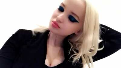 Dove cameron