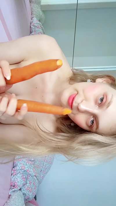 No toys around so I’m using this veggie to pound my tight hole hard carrot in, juices out, begging for a real cock to ruin me next 💦