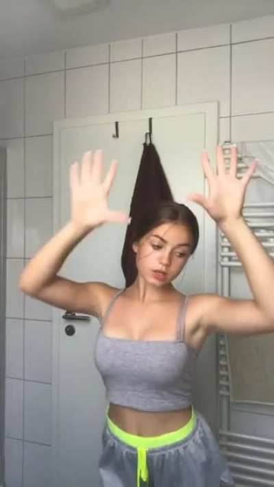 Was w&uuml;rdet ihr am liebsten mit ihr machen 😏