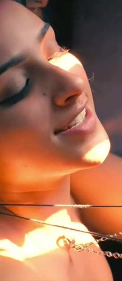 Parineeti Chopra kissing 🥵🤤