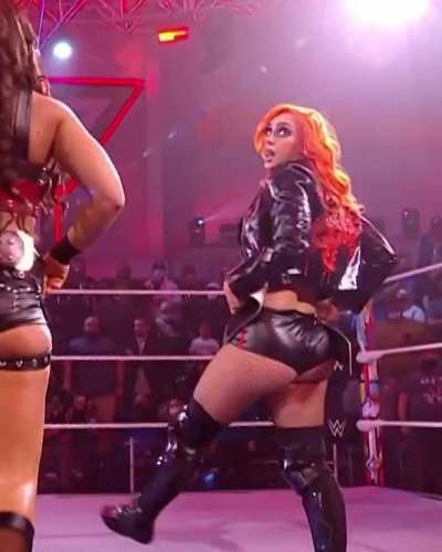Gigi Dolin&rsquo;s thick pale ass
