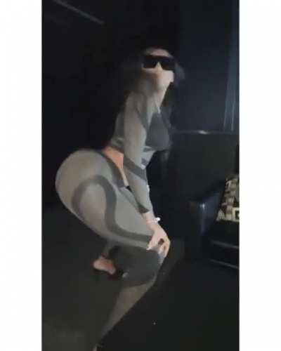 👀