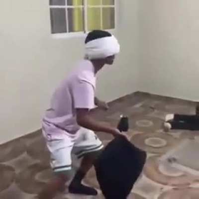 Dante e Gal em uma luta