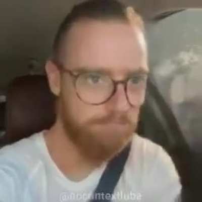 🎼