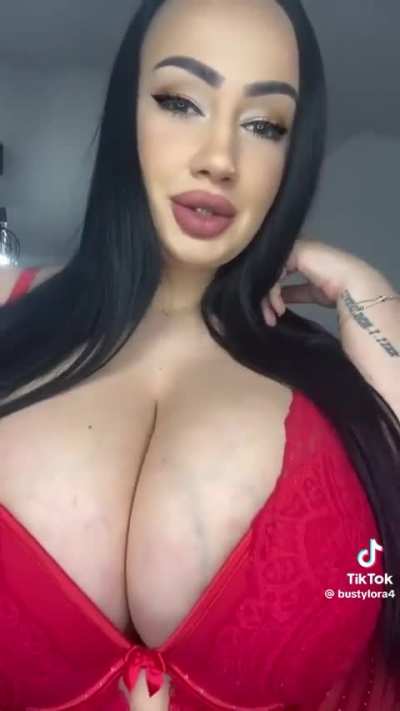 @bustylora4