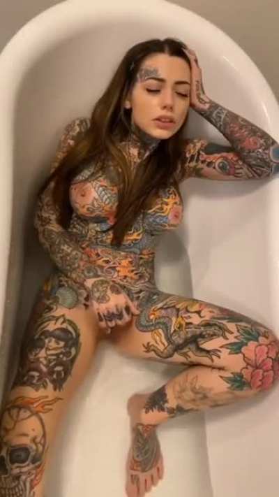 Dövmeli <NSFW>