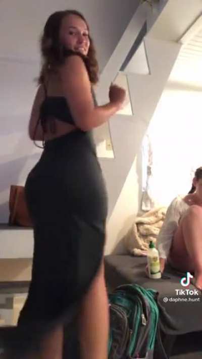 PAWG in dress