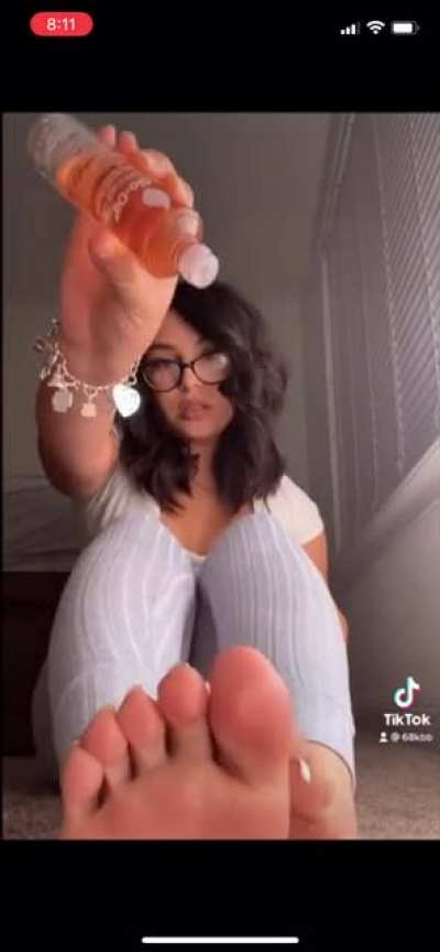 What&rsquo;s her ig or tiktok?