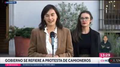 "Estas hablando mucho" Camila vallejos dandold ordenes a Izkia. el PC manda.