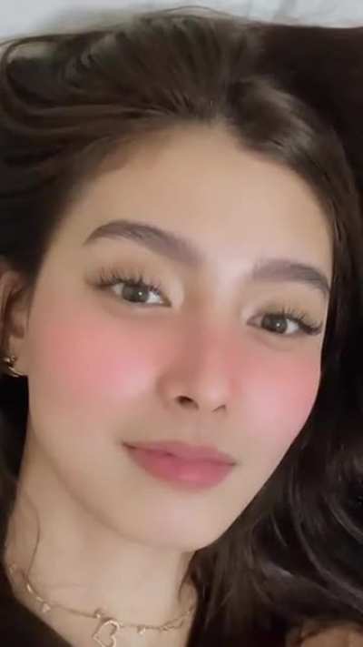Analyn Barro