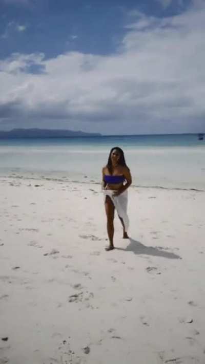 Klea Pineda