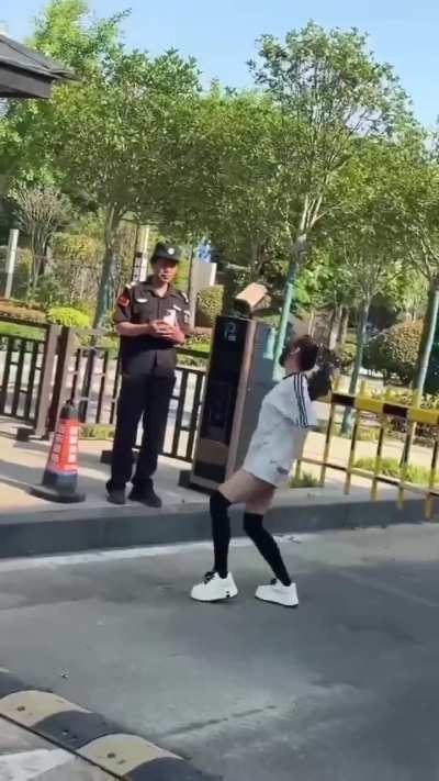 这什么情况？