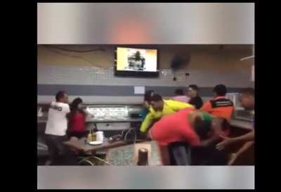 "Aconte&ccedil;a o que acontecer, nunca mexam com a comida de um gordo!" Antigo Prov&eacute;rbio Chin&ecirc;s.