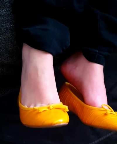 Ballet-flats tease