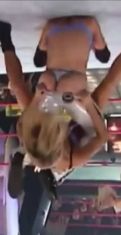 Trish Stratus&rsquo;s ass in a thong