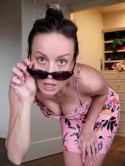 Thank you Brie Larson for showing off your tits