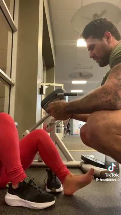 @freelickie1.0 - Bro be living the dream, I wouldn&rsquo;t be able to resist a sneaky sniff haha