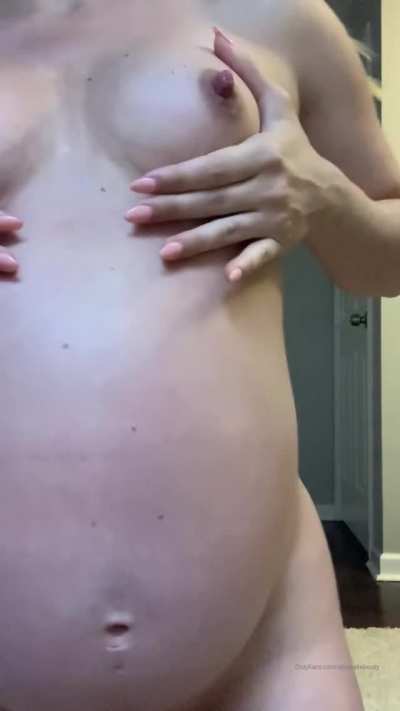 squuezy tits,<wbr>mmmmm<wbr>m😍💦